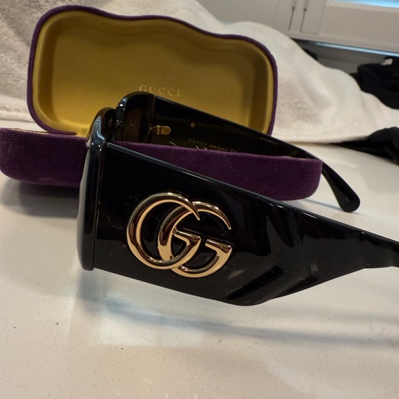 Gucci Oversized Rectangular Acetate Sunglasses - Picture 1 of 7